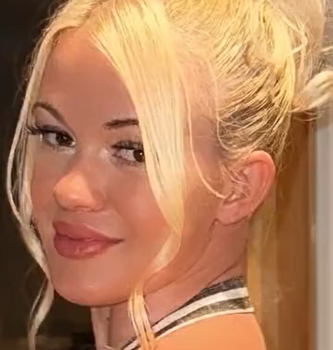 Pearl, Mohegan Sun stripper